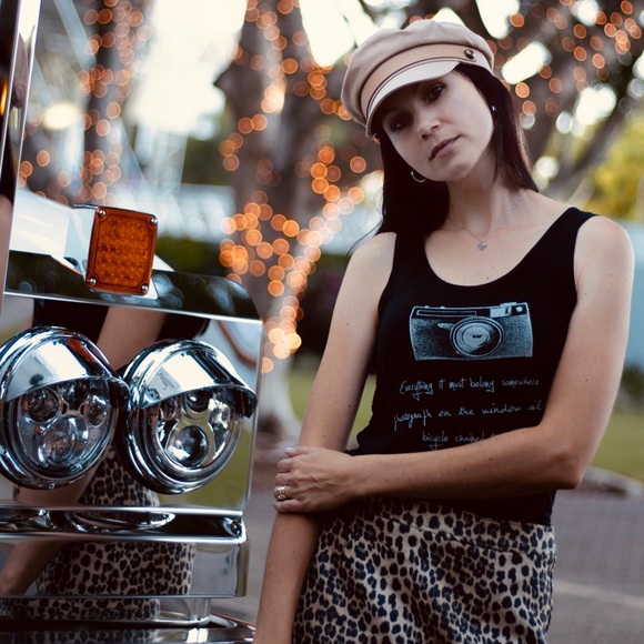 Meet your Posher, Wearberry - Picture 3 of 4